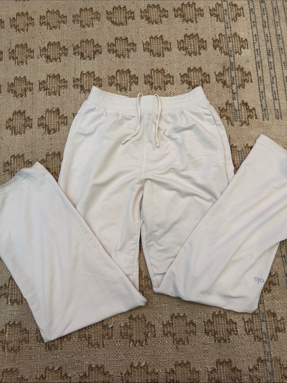 ALO Yoga Ivory Drawstring Lounge Pants